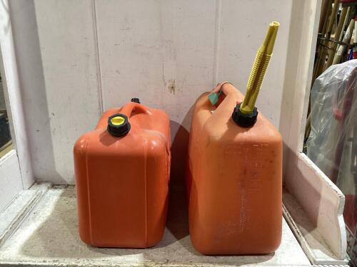 (2) JERRY CANS 22.7L & 25L