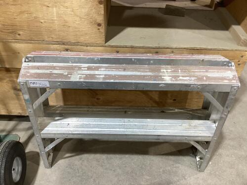 ALUMINUM 2-STEP LADDER