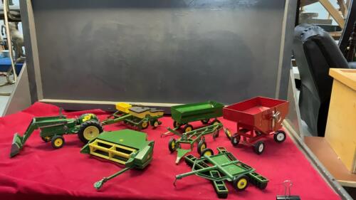 DIE CAST JOHN DEERE TRACTOR & IMPLEMENTS - MOST ARE MADE BY ERTL