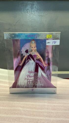COLLECTIBLE 2005 HOLIDAY BARBIE IN ORIGINAL BOX
