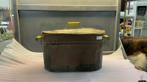 ANTQUE BOILE W/ LID AND HANDLES