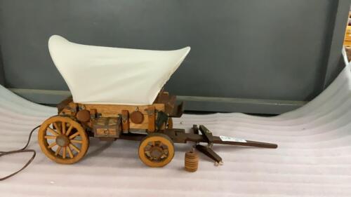 WOODEN COVERED WAGON LAMP