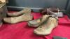 COBBLERS BOX - VARIETY OF SHOE FORMS IN WOODEN BOX - 3