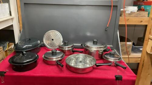 &ldquo;QUEEN&rdquo; STAINLESS COOKWARE & (2) ENAMEL ROASTERS