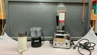 VITAMIX 3600 - WITH BOOKS, BRAUN COFFEE BEAN GRINDER & HAMILTON BEACH CHOPPER