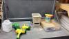 MIRACLE GRO SPRAYERS, SPIN SPREADER