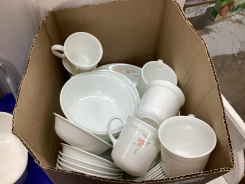 2-BOXES KITCHEN WARE. CORELLE DISH SET