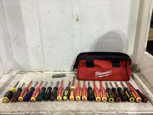 MILWAWKEE TOOL BOX OF MIXED SCREWDRIVERS