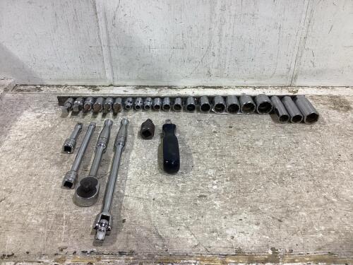 SHOP BOX OF SNAP-ON SOCKETS, RATCHET & EXTENSIONS