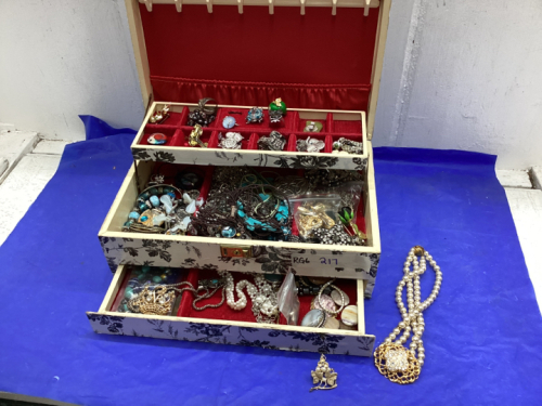 JEWELRY BOX W/CONTENTS