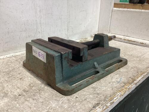 BENCH VISE