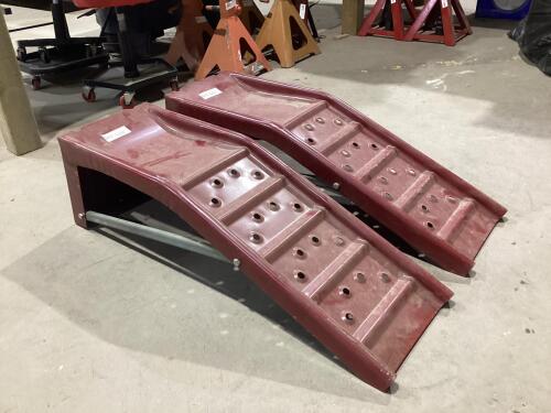 (2) VEHICLE RAMPS