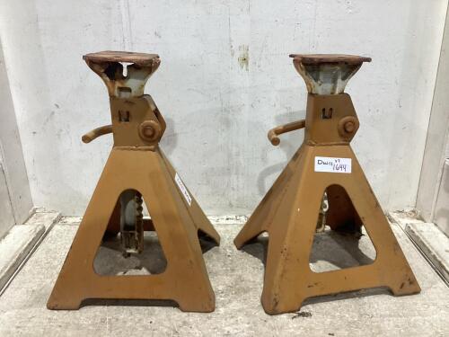 (2) AXLE STANDS