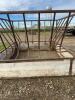 Single bail square feeder