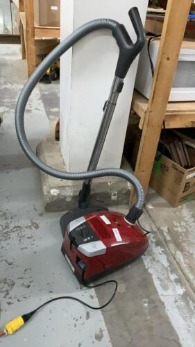 MIELE COMPACT CANISTER VACUUM