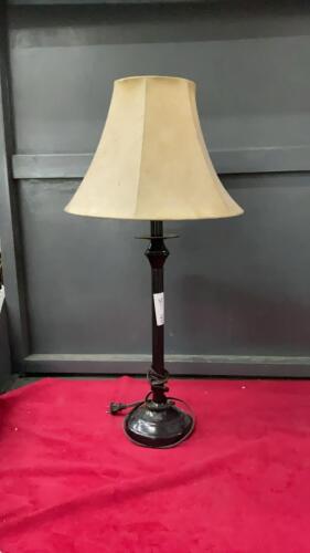 METAL SLIM BASE TABLE LAMP W/ SHADE