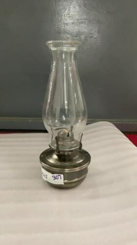 METAL BASE KEROSENE LAMP