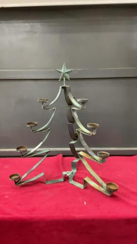 METAL CHRISTMASS TREE SHAPE CANDLE HOLDER
