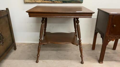 ANTIQUE SQAURE TABLE W/ UNDERSHELF