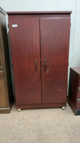 ARMOIR/PANTRY CABINET ON CASTORS