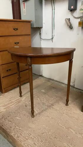 1/2 MOON SIDE TABLE