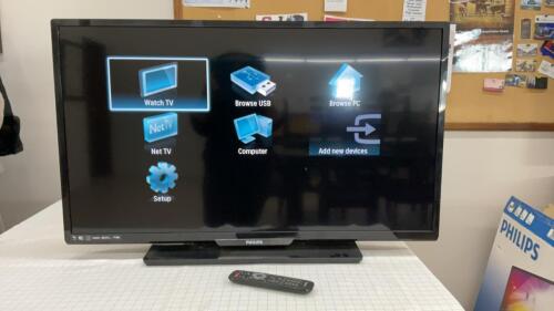 PHILIPS 40&rdquo; FLAT SCREEN TV ON STAND W/ REMOTE