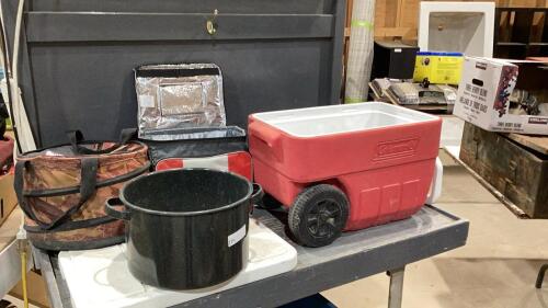 COLEMAN COOLER, COOLER BAG, POP COOLER BAG, POT