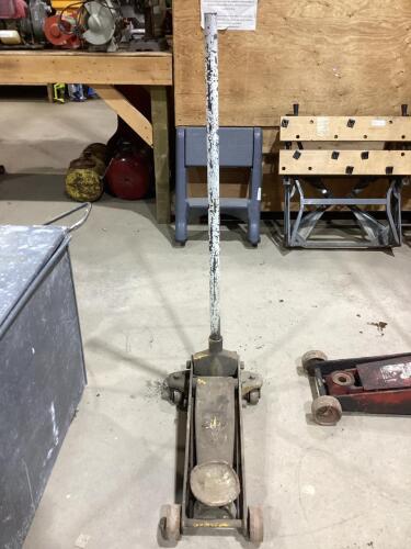 HYDRAULIC FLOOR JACK