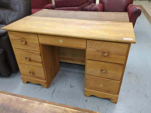 Student Desk