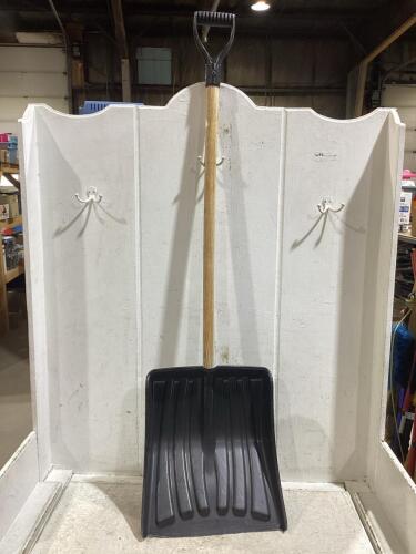 SNOW SHOVEL