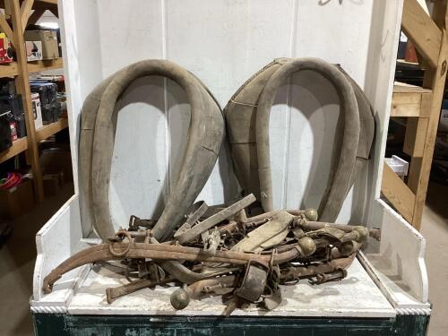 (6) HAMES & (2) COLLARS