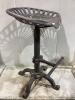 METAL STOOL