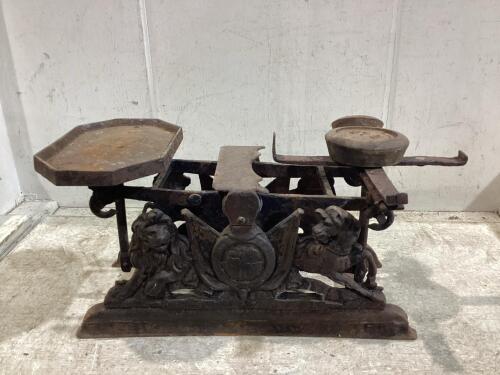 ANTIQUE SCALE
