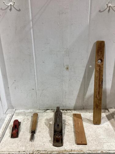 ANTIQUE BOX W/ LEVELS, PLANES, CHISELS & FISHERMAN'S RULER