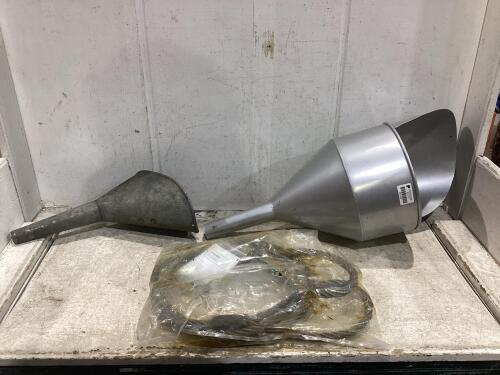 SHOP BOX W/ (2) FUNNEL & STEEL WIRE