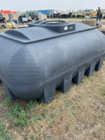 Portable water tank