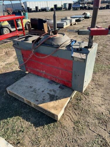 Pneumatic tire changer