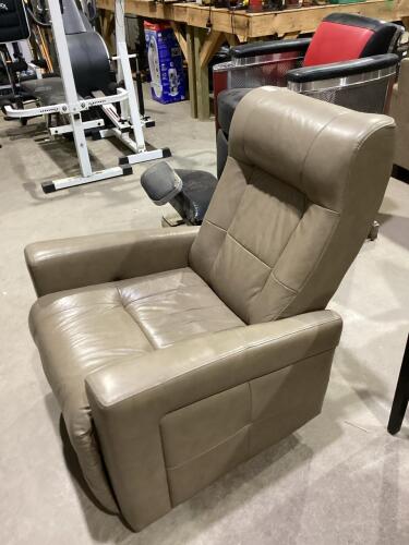 SWIVEL ROCKER RECLINER