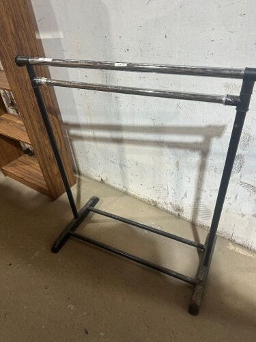 CLOTHES HANGER