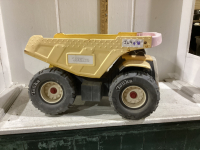 LARGE TONKA DUMP TRUCK