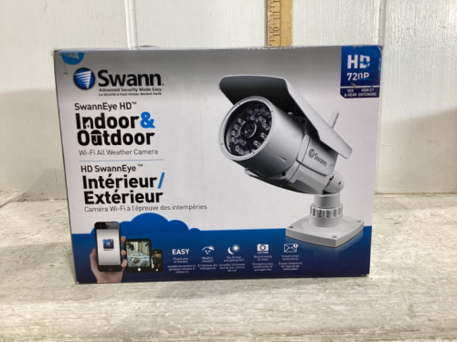 SWANN INDOOR/OUTDOOR CAMERA