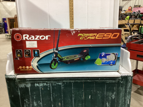 RAZOR SCOOTER