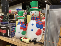 3 PLASTIC SNOWMEN