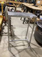 STAINLESS STEEL SMALL STAND