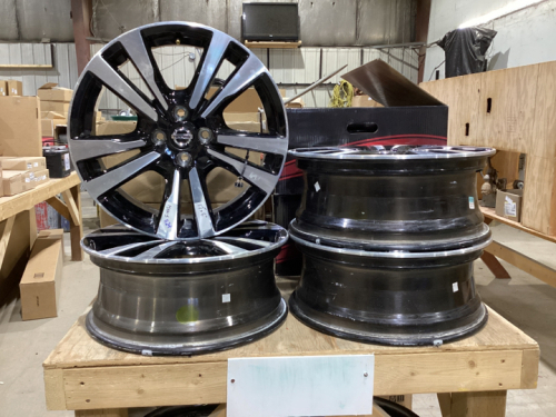 (4) NISSAN RIMS