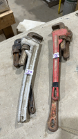 2 BUNDLES PIPE WRENCHES