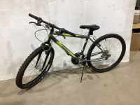 MOVELO ALGONQUIN BIKE 26”, GREEN AND BLACK - PROCEEDS TO KIDS CHARITY