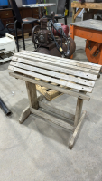 WOOD SADDLE STAND