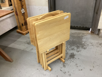 4 WOODEN TV TRAYS ON STAND