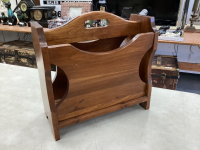 WOODEN MAGAZINE RACK